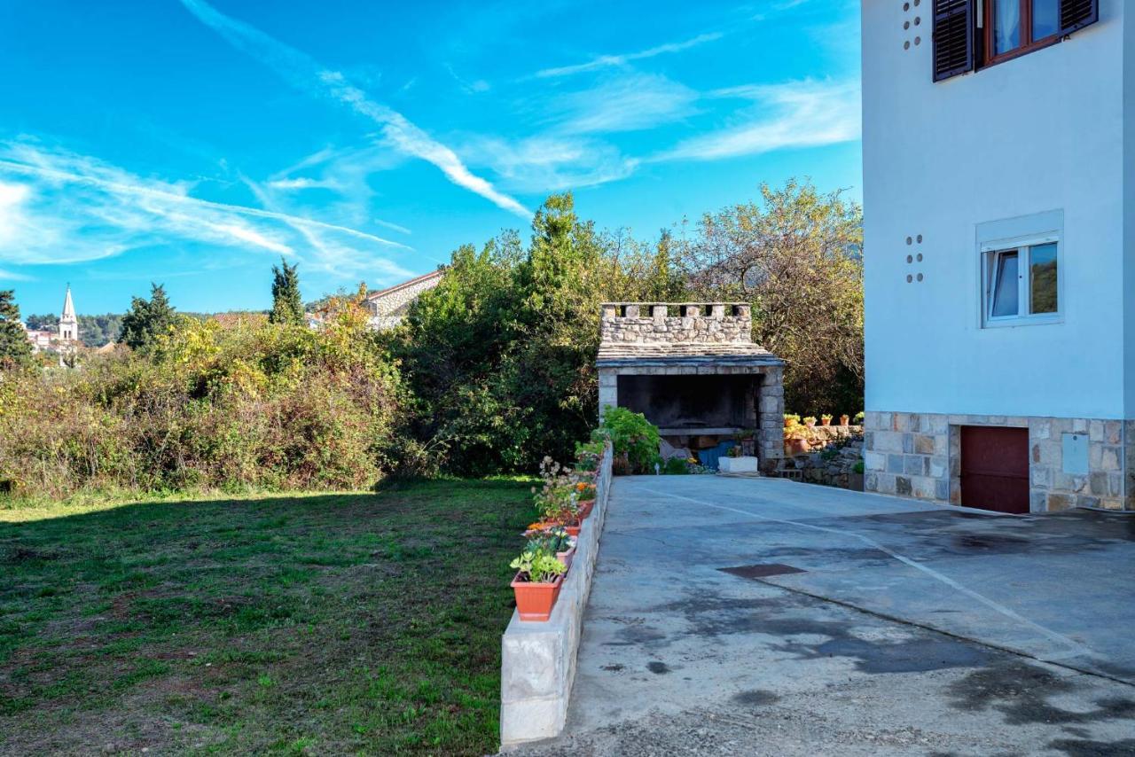Apartments Draganic Jelsa  Exterior photo