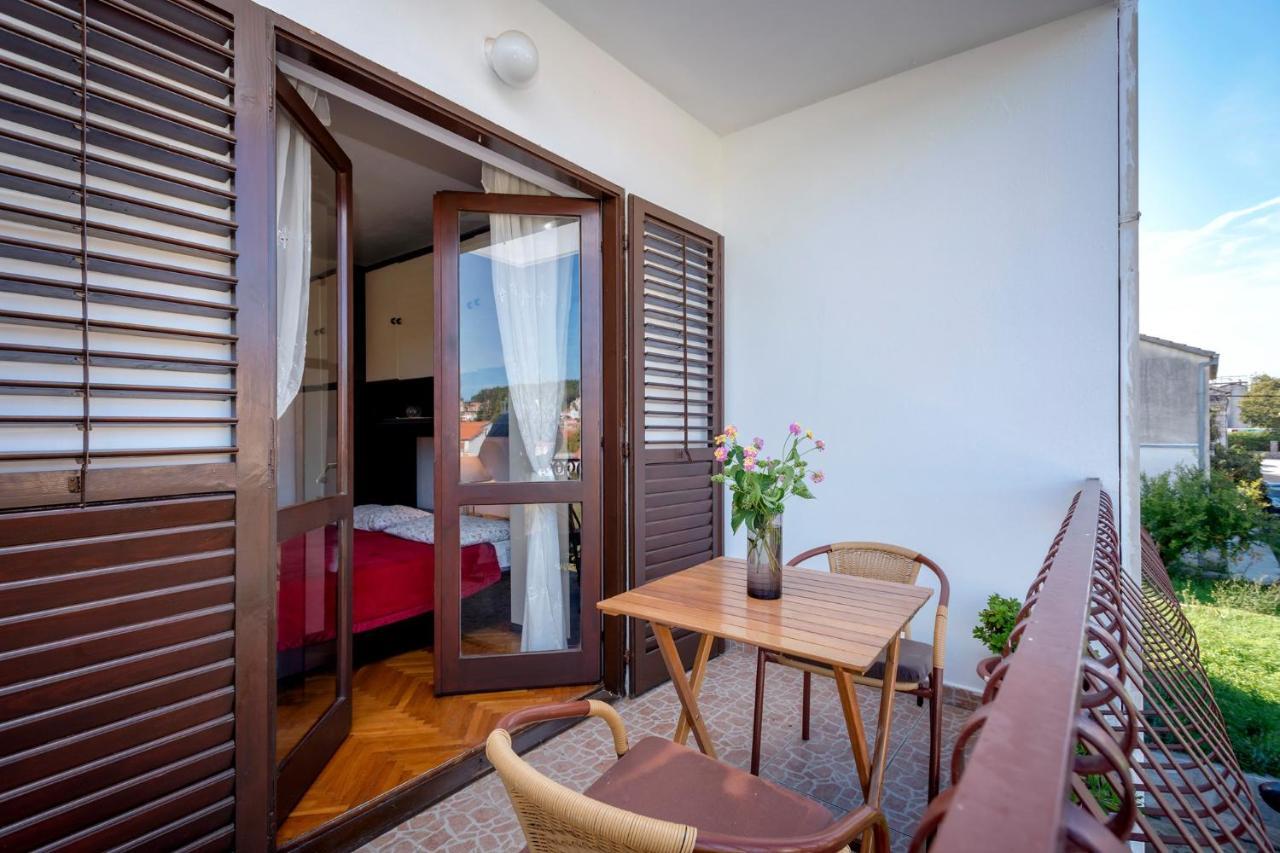 Apartments Draganic Jelsa  Exterior photo